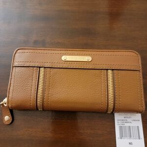 MICHAEL KORS MOXLEY LEATHER ZIP-AROUND WALLET IN EXCELLENT CONDITION